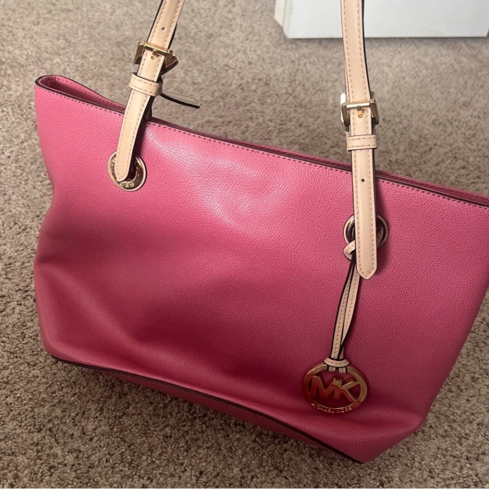 ⭐️ Now Available  Michael Kors Rose Pink Tote with Beige Straps - Picture 5 of 5